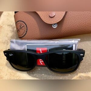 NEW Ray-Ban New Wayfarer Classic Sunglasses Matte Black